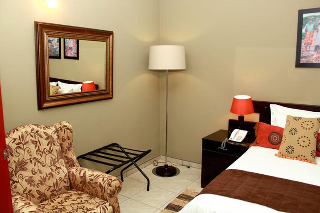 2Ten Hotel Sibasa Bagian luar foto