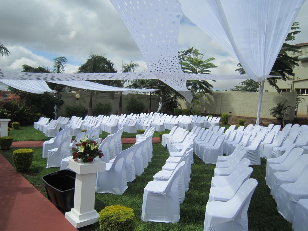 2Ten Hotel Sibasa Bagian luar foto