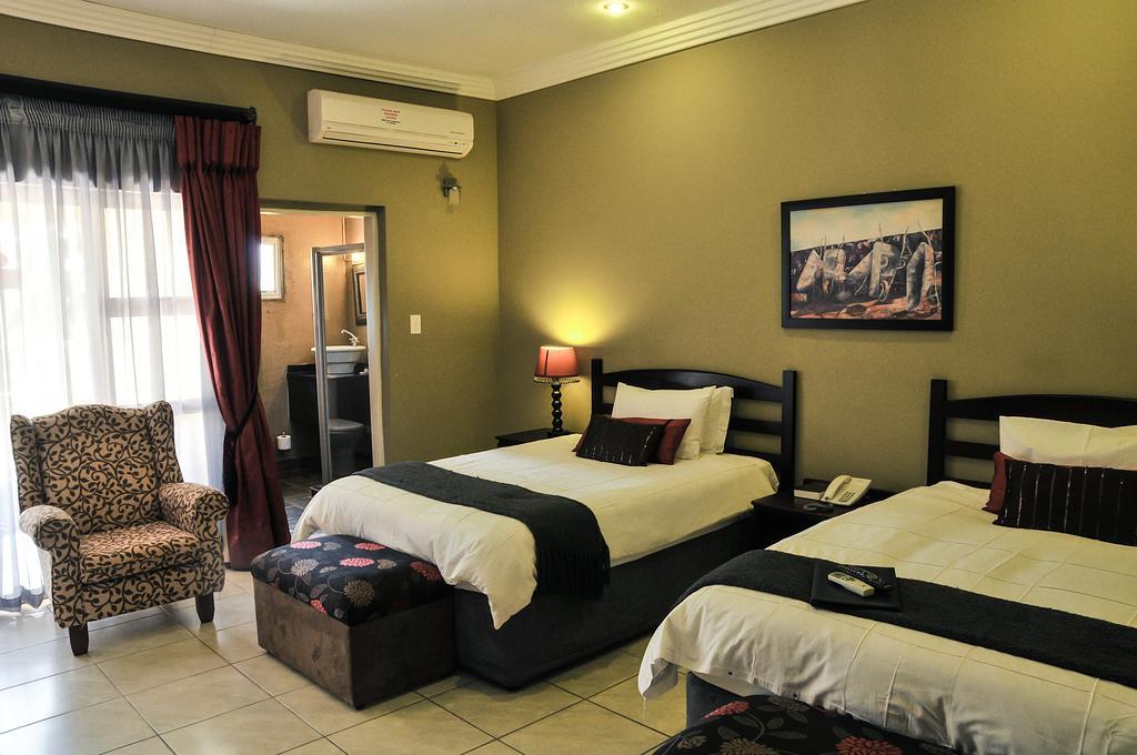 2Ten Hotel Sibasa Bagian luar foto