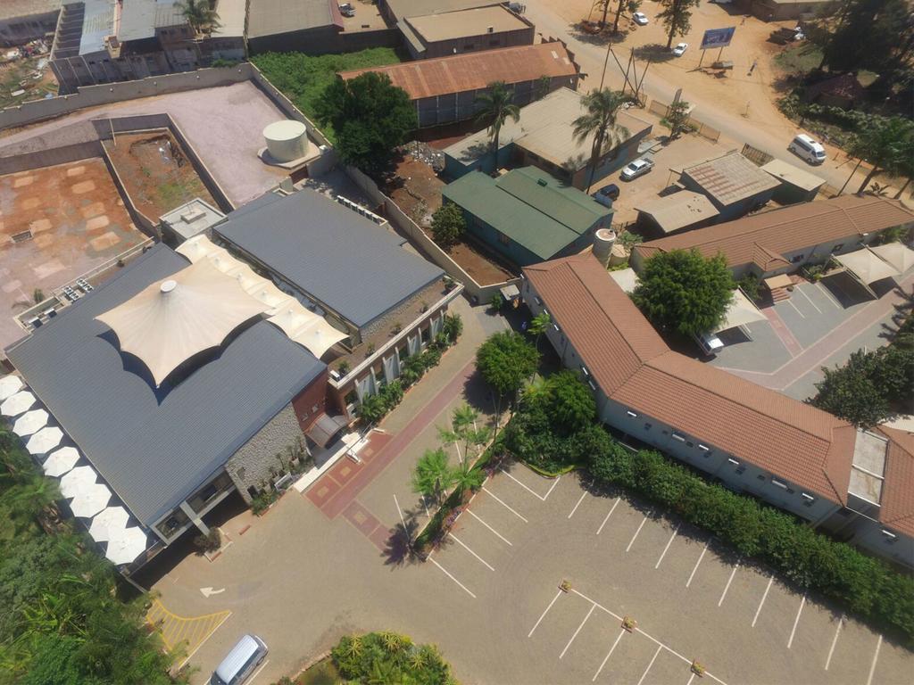 2Ten Hotel Sibasa Bagian luar foto